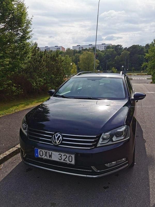 Svart Begagnad 2011 VW Passat Kombi | 43 000 kr (Bra pris) - Bild 1/4