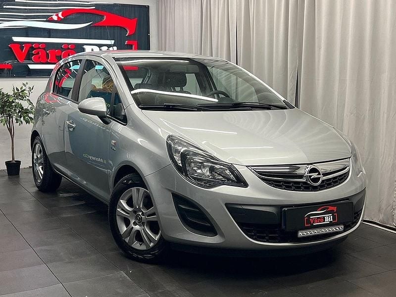 Grå Begagnad 2014 Opel Corsa Enjoy Halvkombi | 49 900 kr (Marknadspris) - Bild 1/4