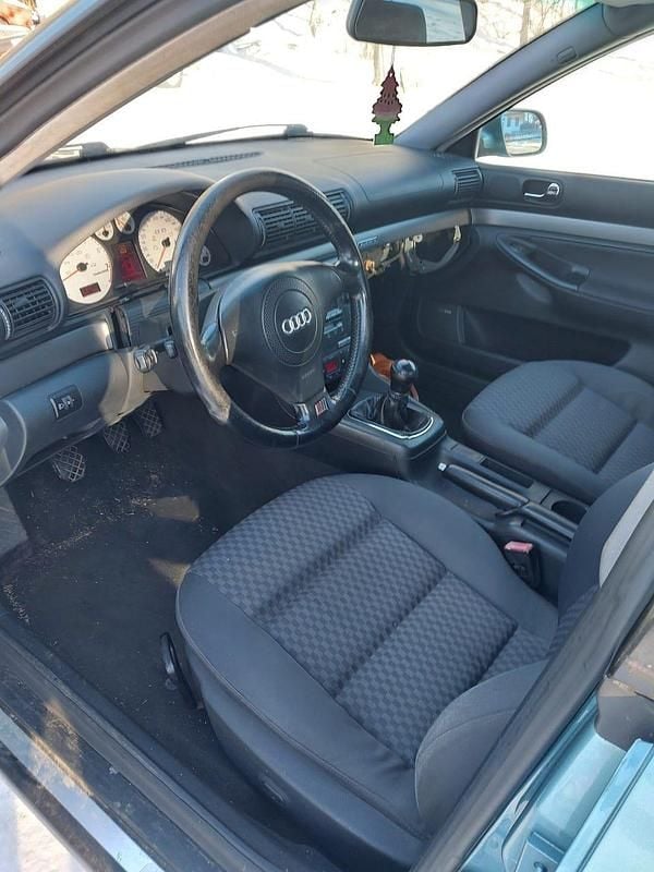 Begagnad Audi A4 180 HK (132 kW) 2000 Sedan