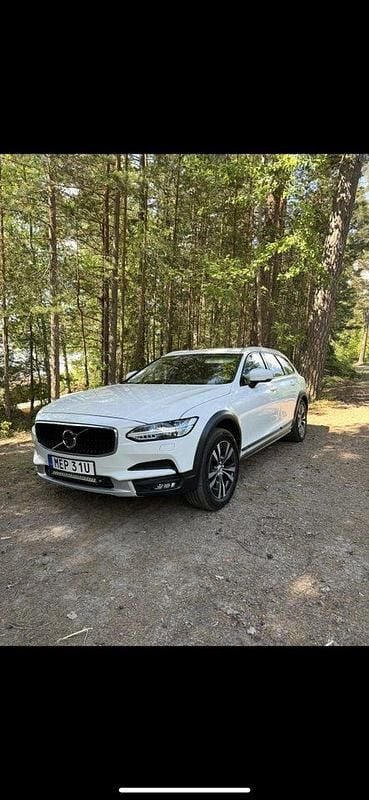 Vit Begagnad 2020 Volvo V90 CC Momentum Kombi | 300 000 kr (Bra pris) - Bild 1/1