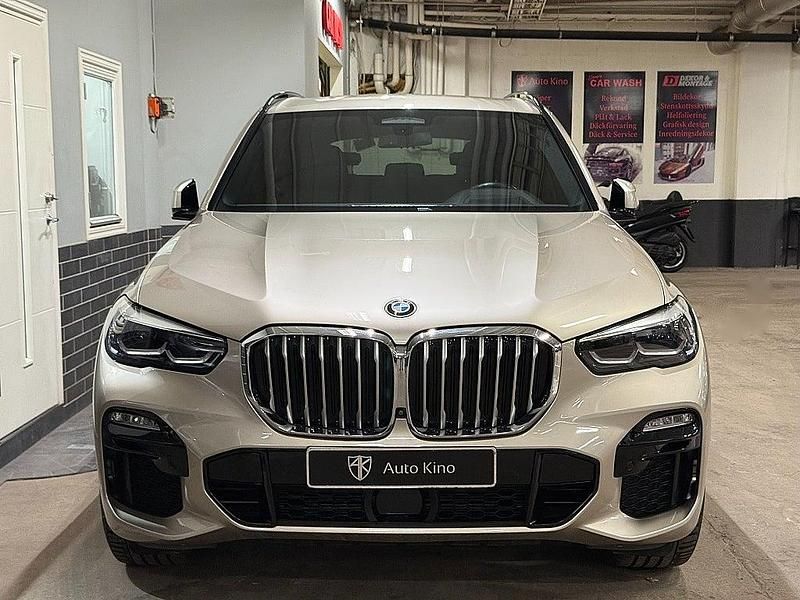 Begagnad BMW X5 M Sport 265 HK (194 kW) 2018 Ljusgrå SUV