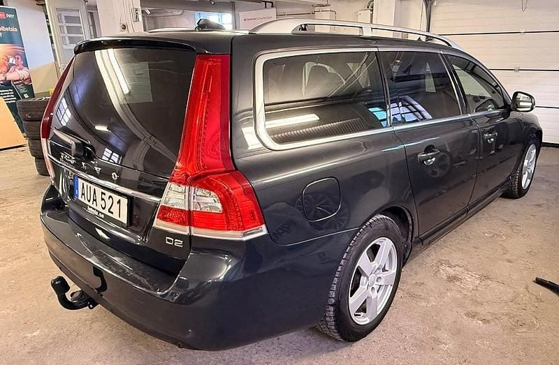 Begagnad Volvo V70 Summum 116 HK (85 kW) 2014 Grå Kombi
