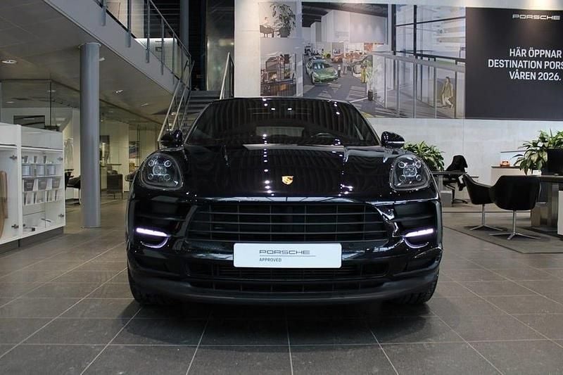 Begagnad Porsche Macan 245 HK (180 kW) 2021 Svart SUV