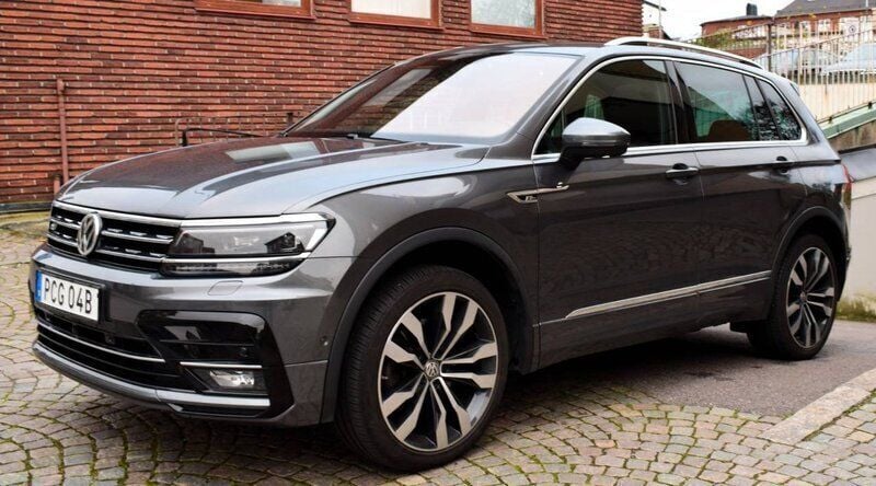 Mörkgrå (grå) Begagnad 2020 VW Tiguan R SUV | 399 000 kr - Bild 1/4