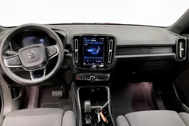 Begagnad Volvo XC40 Single Motor 175 kW (238 HK) 2023 Svart SUV