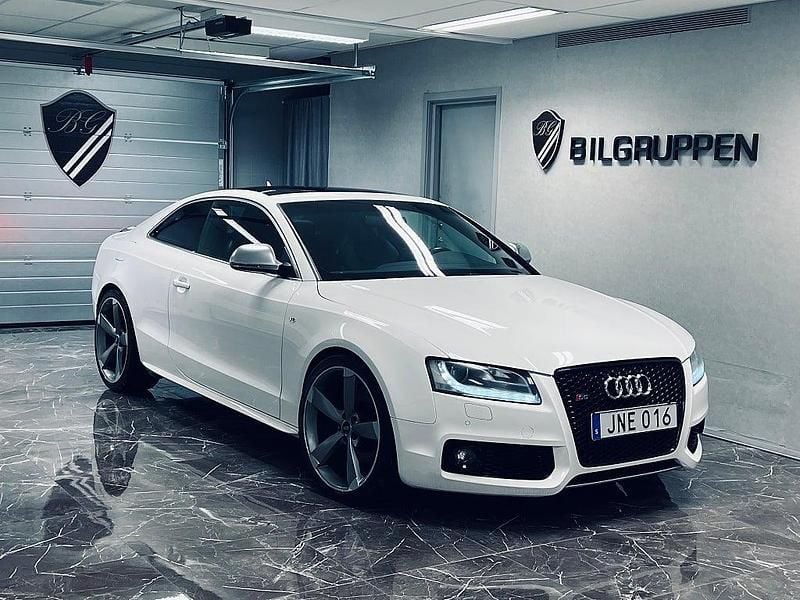 Vit Begagnad 2008 Audi S5 Sportkupé | 149 900 kr (Bra pris) - Bild 1/4