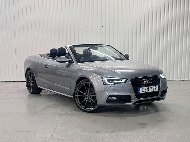 Grå Begagnad 2015 Audi A5 Cab | 179 500 kr (Marknadspris) - Bild 1/4
