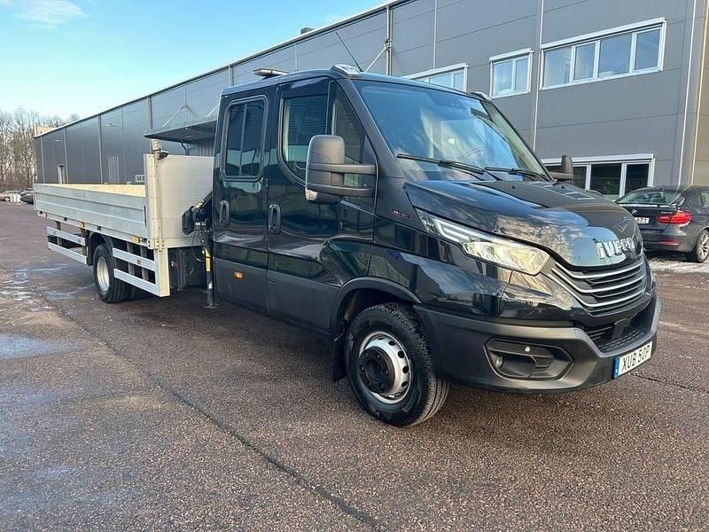 Begagnad Iveco Daily 175 HK (128 kW) 2022 Svart Van
