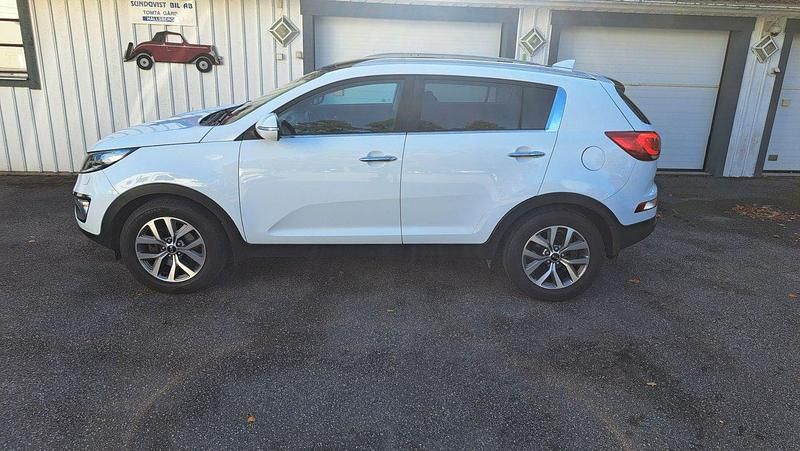Vit Begagnad 2014 Kia Sportage SUV | 119 000 kr (Marknadspris) - Bild 1/4