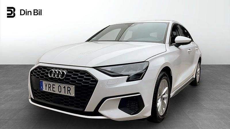 Vit Begagnad 2022 Audi A3 Sportback Proline Halvkombi | 229 000 kr (Marknadspris) - Bild 1/4