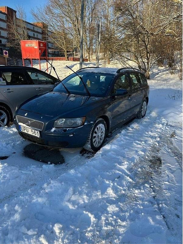 Blå Begagnad 2007 Volvo V50 Kinetic Kombi | 25 000 kr (Bra pris) - Bild 1/4