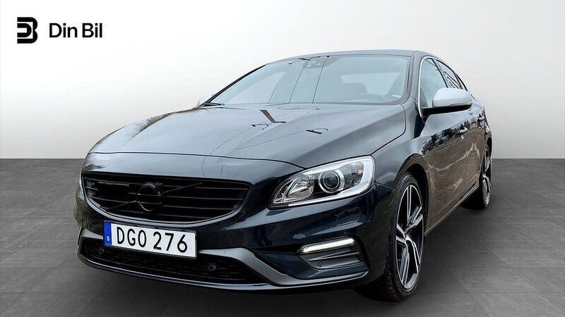 Grå Begagnad 2016 Volvo S60 R-Design Sedan | 249 000 kr - Bild 1/4