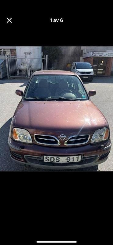 Röd Begagnad 2000 Nissan Micra Halvkombi | 18 000 kr - Bild 1/3
