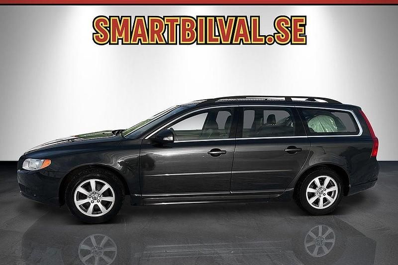 Begagnad Volvo V70 Momentum 163 HK (119 kW) 2010 Grå Kombi