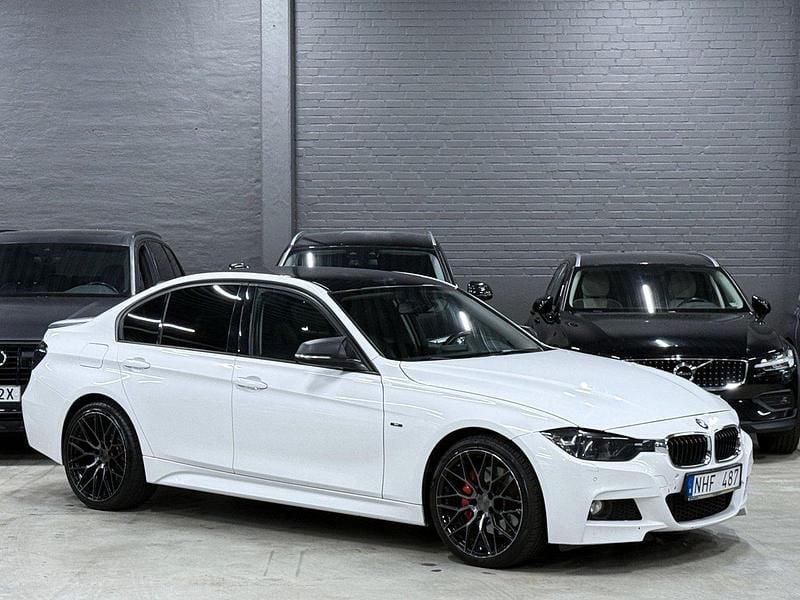 Vit Begagnad 2013 BMW 335 M Sport Sedan | 199 900 kr (Marknadspris) - Bild 1/4