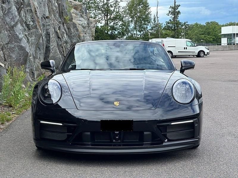 Begagnad Porsche 911 Carrera GTS 480 HK (353 kW) 2024 Svart Cab