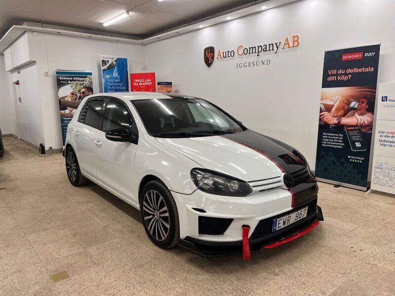 Svart Begagnad 2011 VW Golf R Halvkombi | 54 900 kr (Lite dyr) - Bild 1/4
