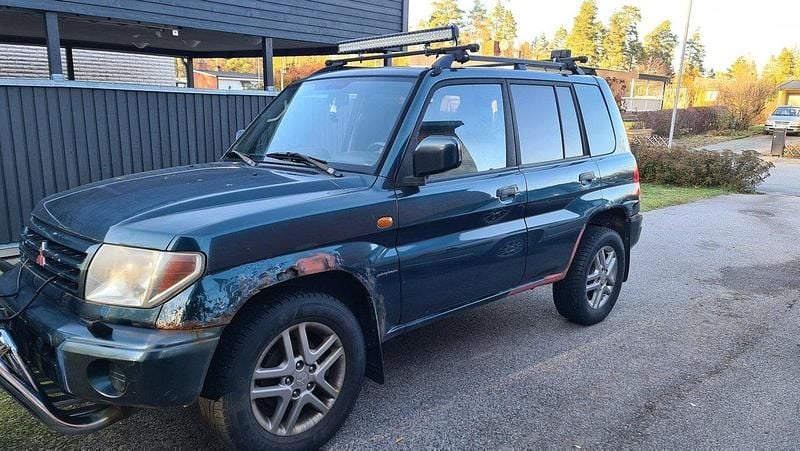 Grön Begagnad 2002 Mitsubishi Pajero SUV | 15 000 kr - Bild 1/4