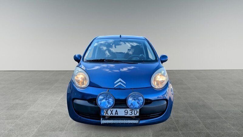 Mörkblå (blå) Begagnad 2006 Citroën C1 Halvkombi | 19 900 kr (Marknadspris) - Bild 1/4