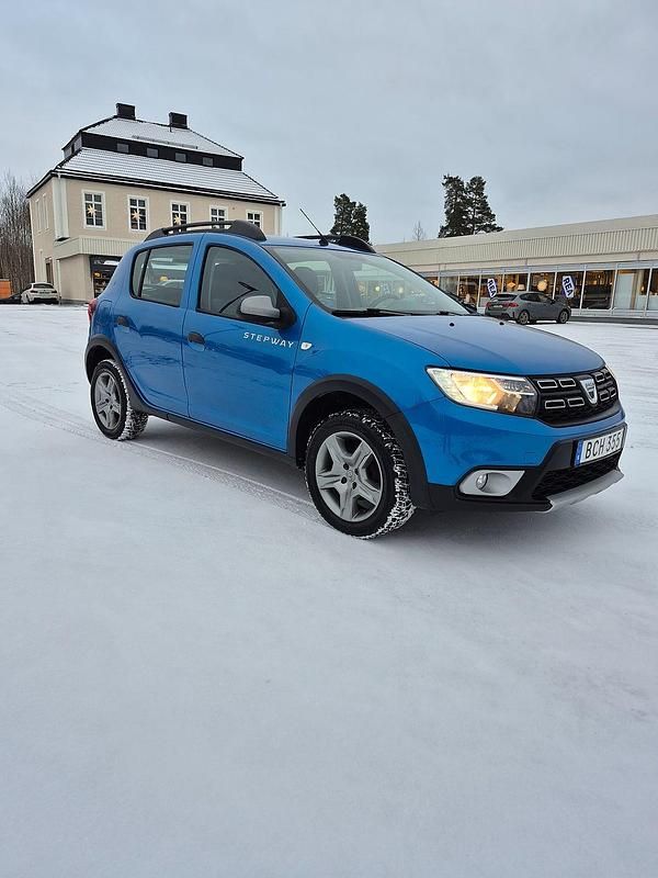 Begagnad Dacia Sandero Stepway 90 HK (66 kW) 2017 Blå Kombi