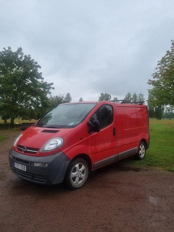 Röd Begagnad 2003 Opel Vivaro Van | 42 000 kr (Bra pris) - Bild 1/4