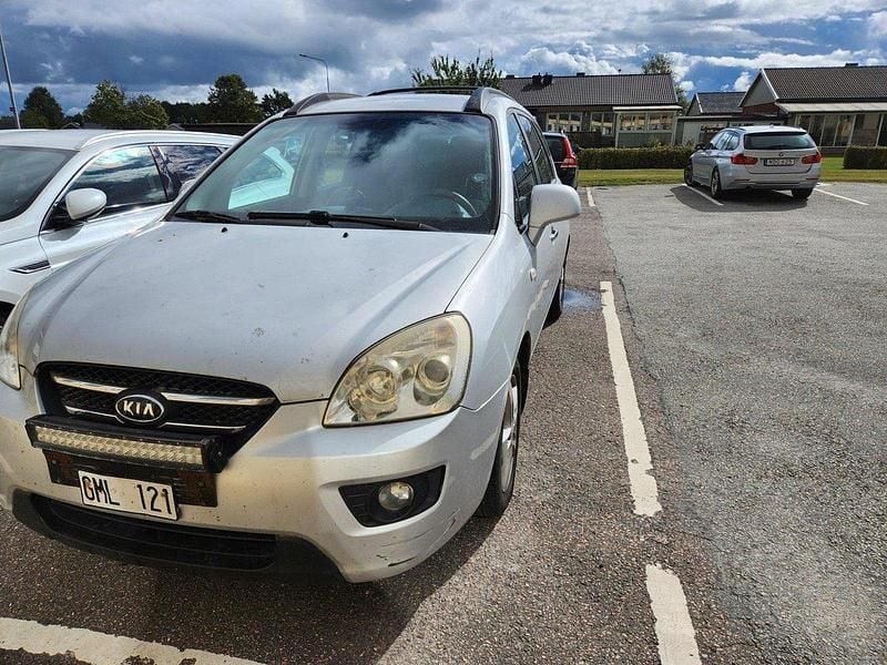 Silver Begagnad 2008 Kia Carens 4 Minibuss | 28 900 kr (Superpris) - Bild 1/4