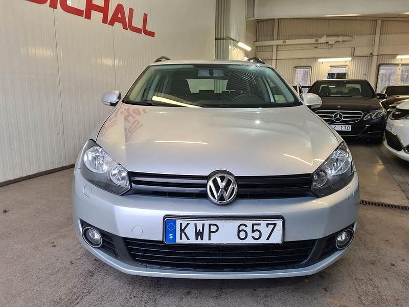 Begagnad VW Golf VI 102 HK (75 kW) 2010 Silver Halvkombi