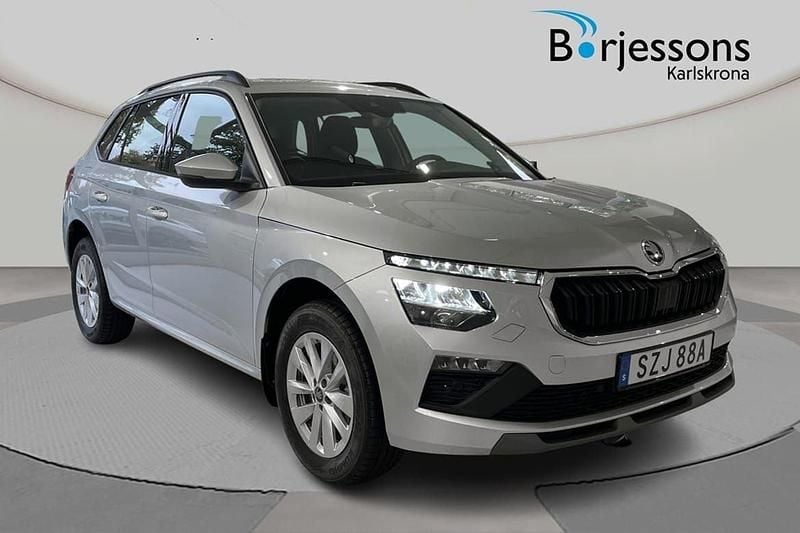 Silver Ny 2025 Skoda Kamiq Selection SUV | 299 000 kr (Lite dyr) - Bild 1/4