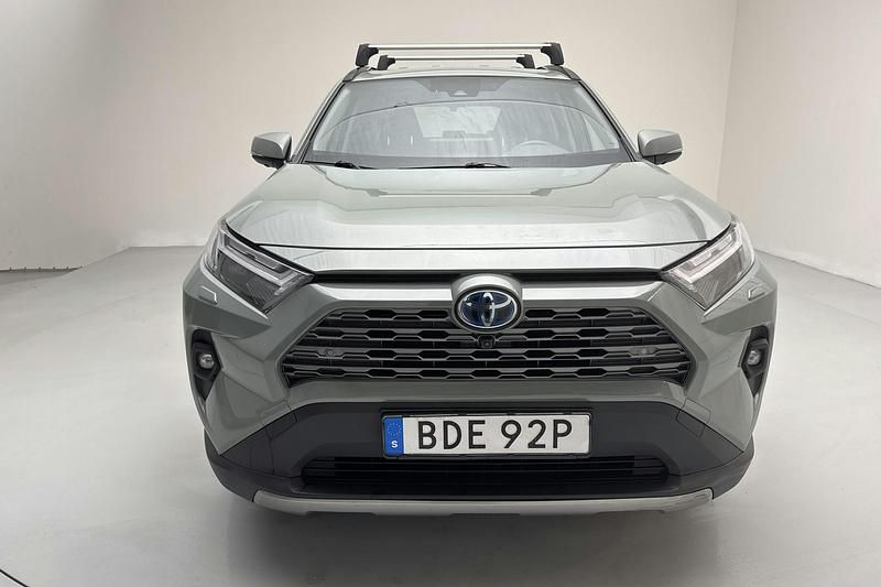 Begagnad Toyota RAV4 Executive 222 HK (163 kW) 2023 Grön SUV