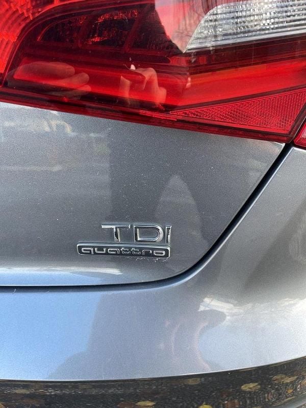 Grå Begagnad 2016 Audi A3 Sportback Ambition Halvkombi | 149 000 kr (Marknadspris) - Bild 1/4