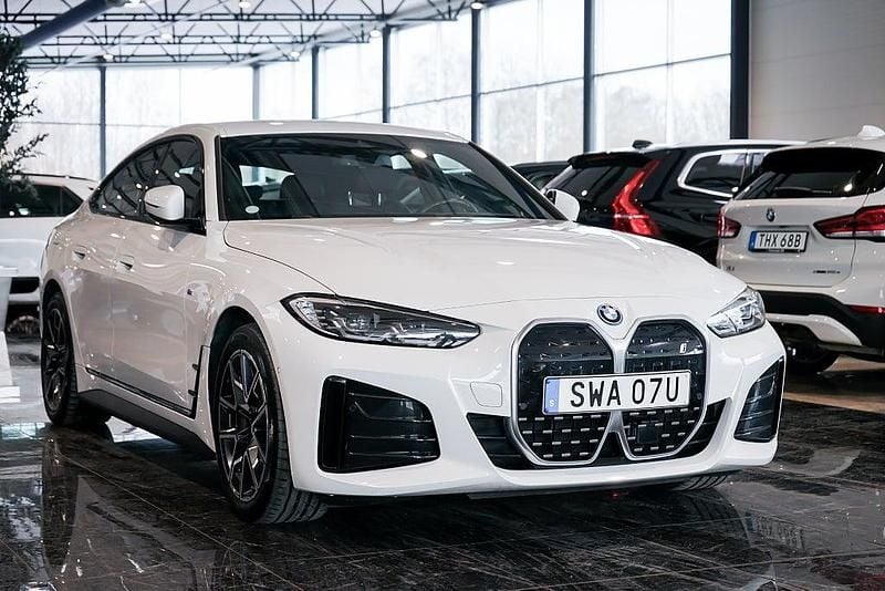 Begagnad BMW i4 M Sport 250 kW (340 HK) 2022 Vit Sedan
