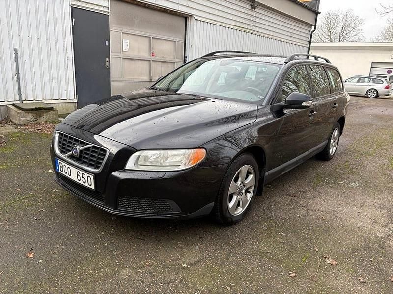 Begagnad Volvo V70 Kinetic 136 HK (100 kW) 2009 Svart Kombi