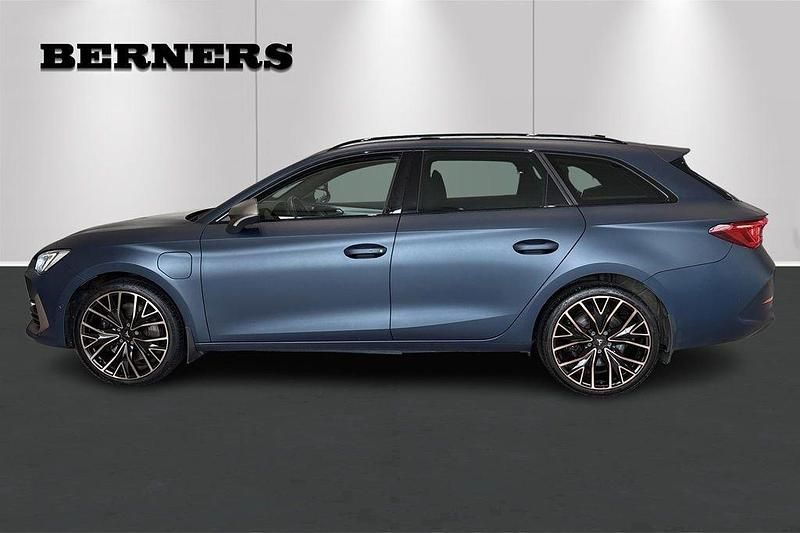Blå Begagnad 2021 Cupra Leon Kombi | 259 900 kr (Marknadspris) - Bild 1/4