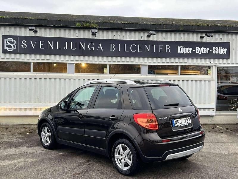 Begagnad Suzuki SX4 120 HK (88 kW) 2013 Brun Halvkombi