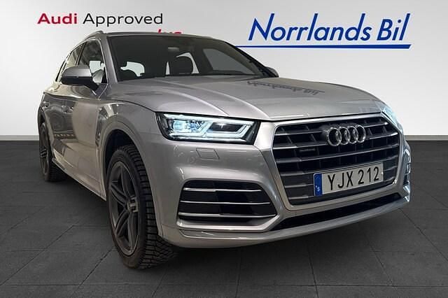 Silver (florettsilver metallic) Begagnad 2017 Audi Q5 Sport SUV | 299 000 kr (Lite dyr) - Bild 1/4