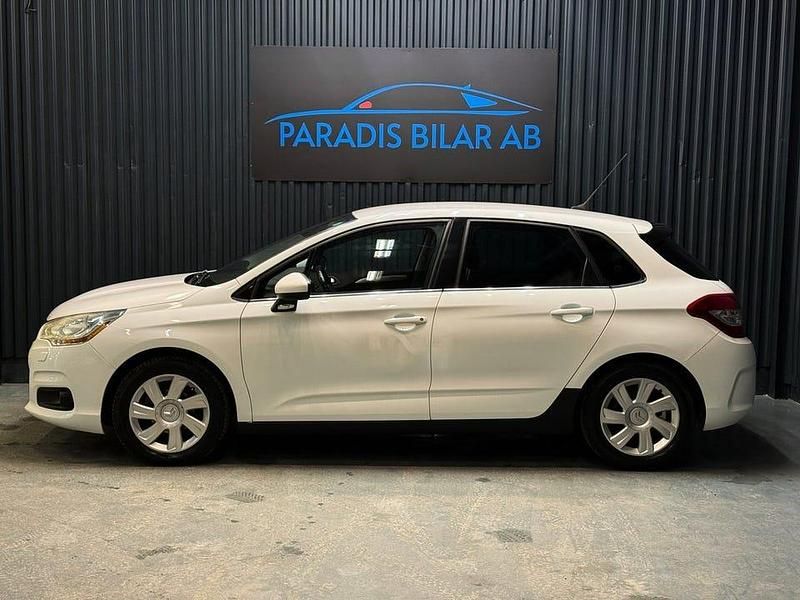 Begagnad Citroën C4 112 HK (82 kW) 2012 Vit Halvkombi