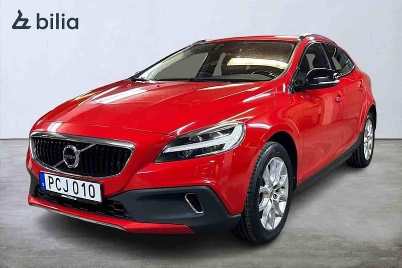 Röd Begagnad 2017 Volvo V40 CC Kombi | 154 900 kr (Marknadspris) - Bild 1/1