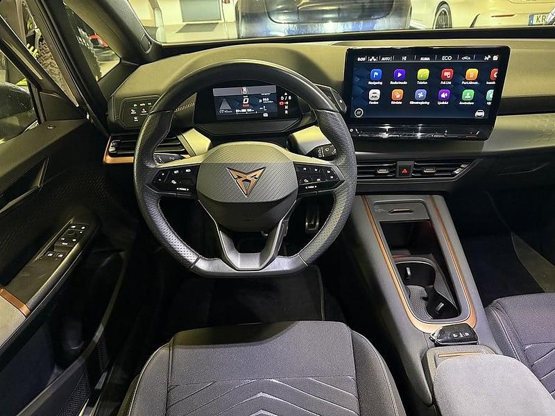 Begagnad Cupra Born 150 kW (204 HK) 2023 Grå Halvkombi