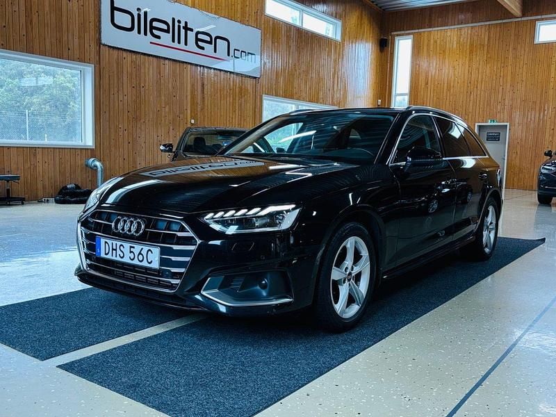 Svart Begagnad 2022 Audi A4 Advanced Kombi | 229 900 kr (Marknadspris) - Bild 1/3
