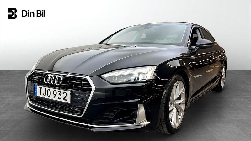 Svart Begagnad 2020 Audi A5 Sportback Advanced Plus Halvkombi | 309 000 kr (Marknadspris) - Bild 1/4