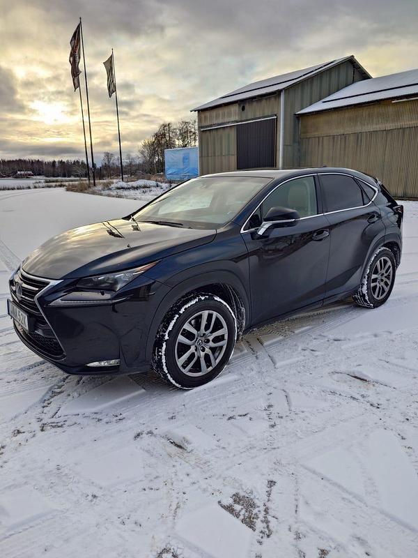 Begagnad Lexus NX200t Sport Line 238 HK (175 kW) 2018 SUV