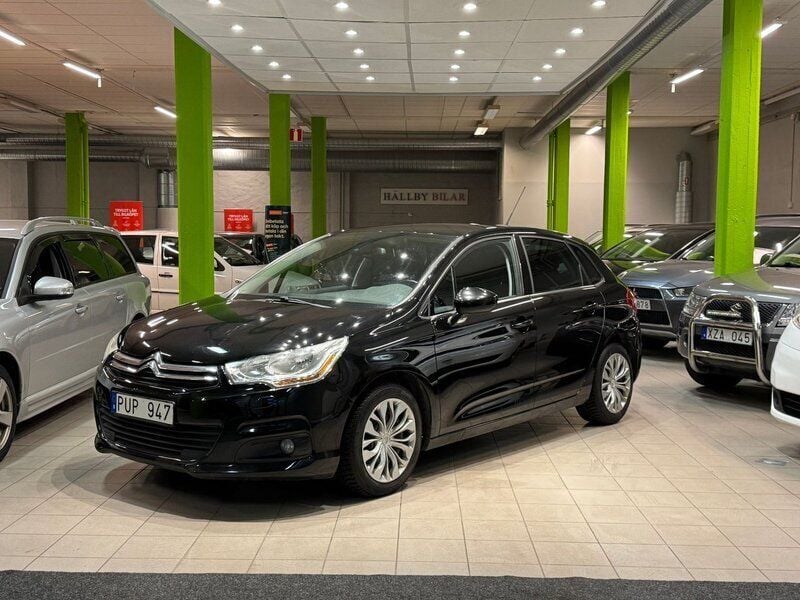 Svart Begagnad 2011 Citroën C4 Halvkombi | 59 900 kr (Marknadspris) - Bild 1/4