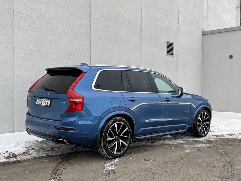 Begagnad Volvo XC90 R-Design 320 HK (235 kW) 2017 Burstimg blåmetalic SUV