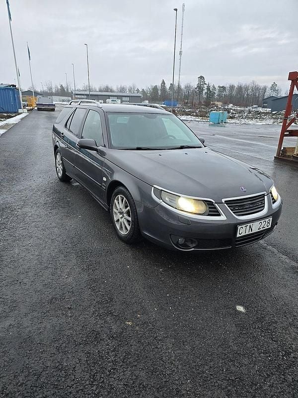 Grå Begagnad 2009 Saab 9-5 Griffin Kombi | 31 500 kr (Marknadspris) - Bild 1/4