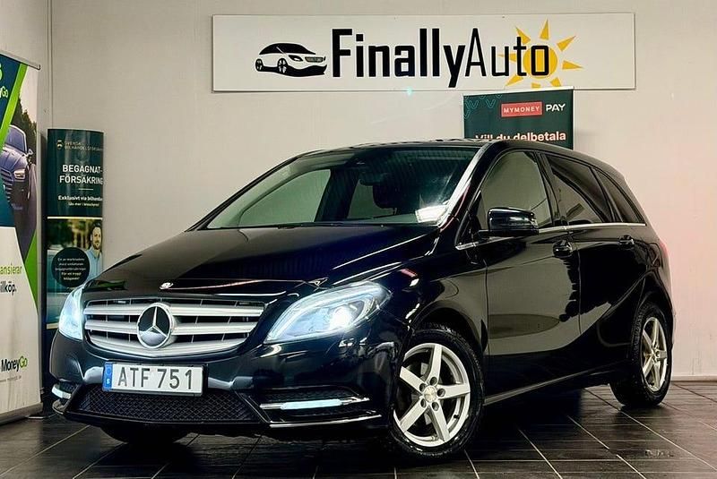 Svart Begagnad 2012 Mercedes B180 Minibuss | 109 900 kr (Marknadspris) - Bild 1/4