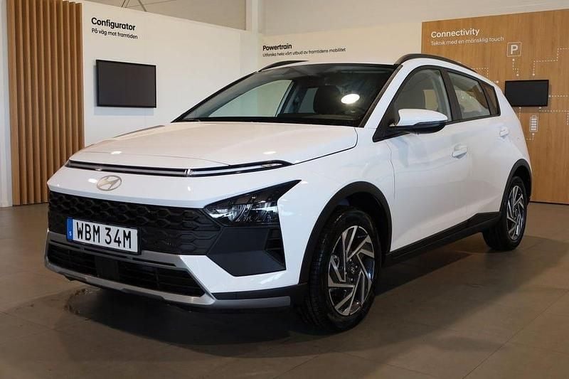 Vit Begagnad 2024 Hyundai Bayon SUV | 209 900 kr (Lite dyr) - Bild 1/3
