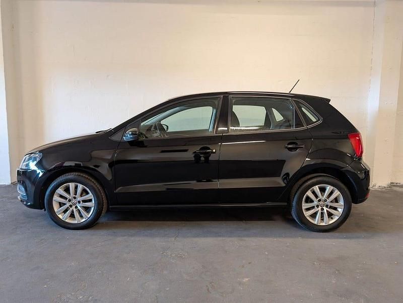 Begagnad VW Polo 90 HK (66 kW) 2016 Svart Halvkombi