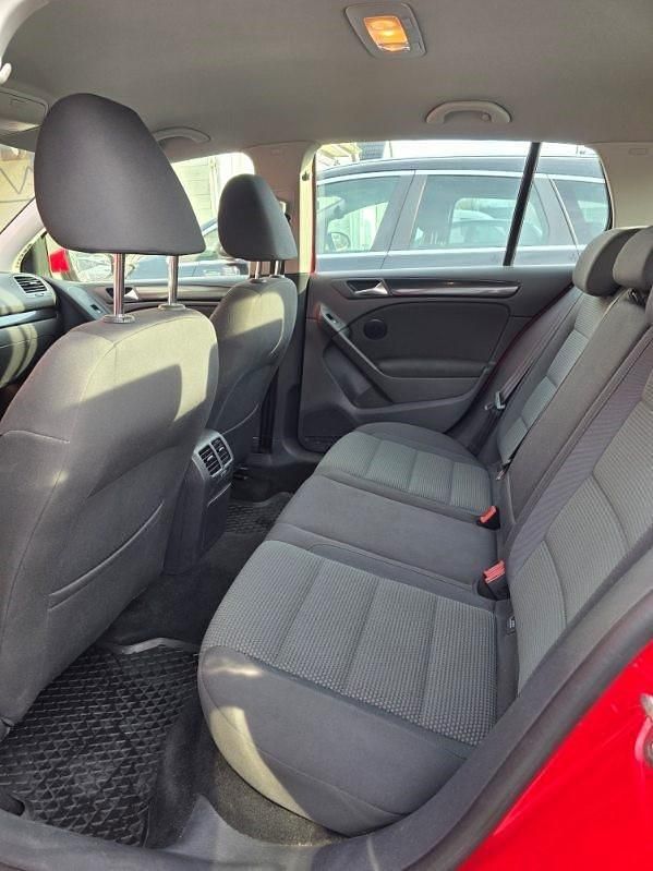 Begagnad VW Golf VII 105 HK (77 kW) 2013 Röd Halvkombi