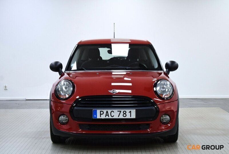 Röd Begagnad 2015 Mini ONE Pepper Halvkombi | 129 800 kr (Dyr) - Bild 1/4