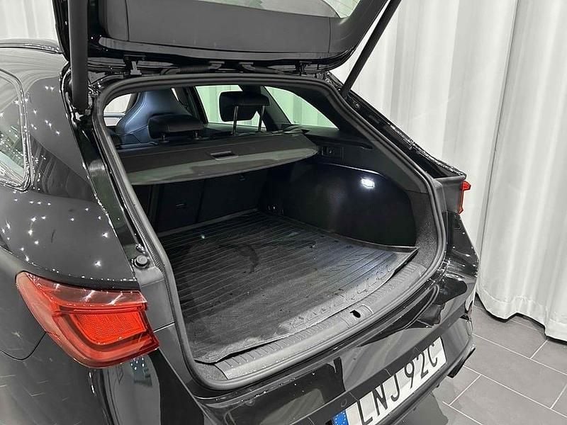 Begagnad Cupra Leon 150 HK (110 kW) 2021 Midnight black metallic Kombi